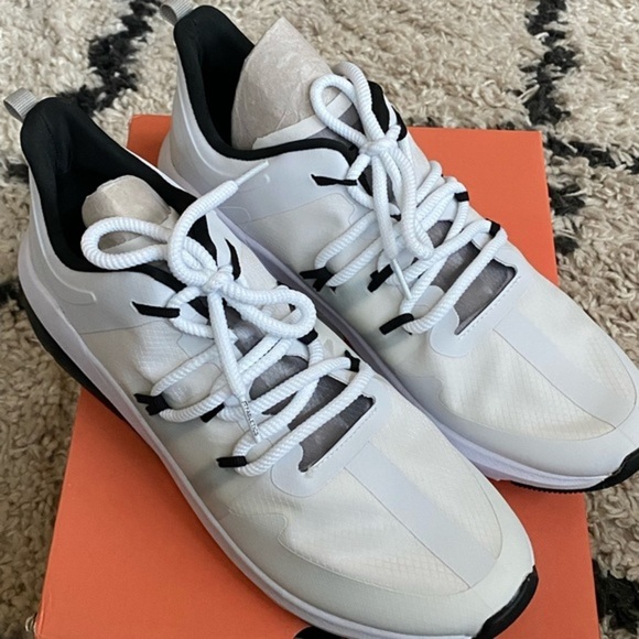 Fabletics Palms Performance SI Sneaker Tennis Shoe NEW Size 11 White & Black 🐝 - Picture 4 of 7